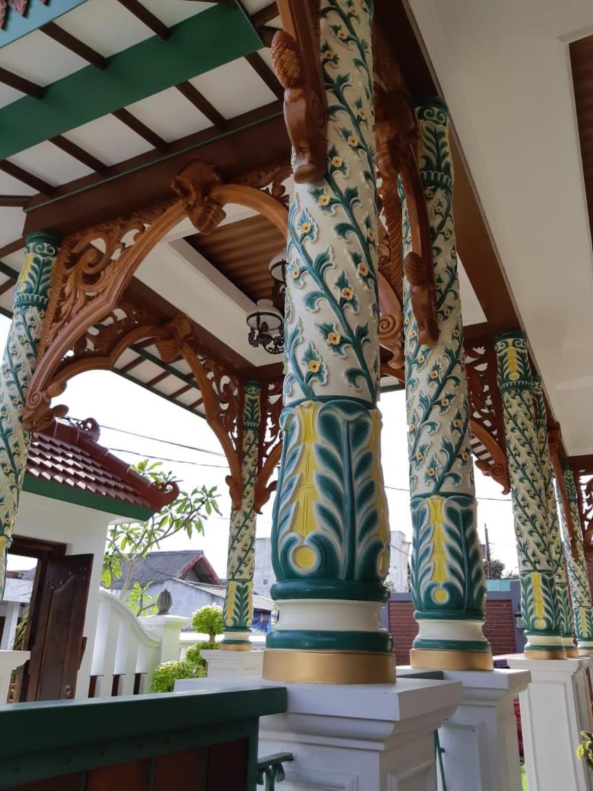 Rumah Jawa Guest House ยอกยาการ์ตา ภายนอก รูปภาพ